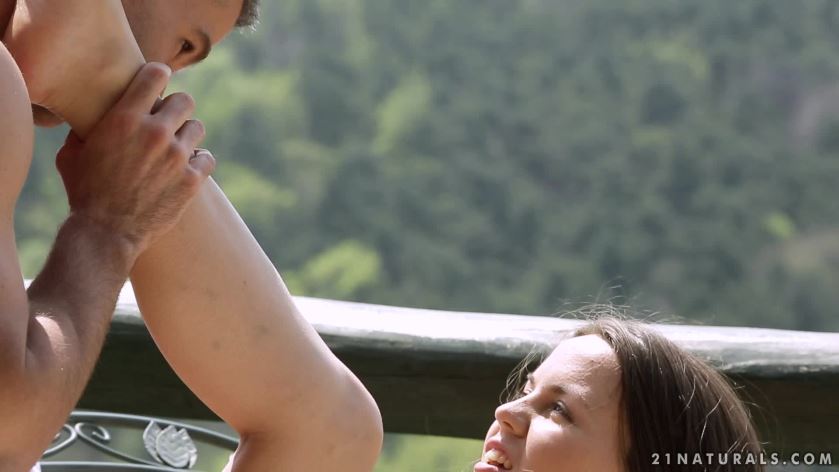 Cover 3 Tiny feet, Scene #01 - Full HD/MP4