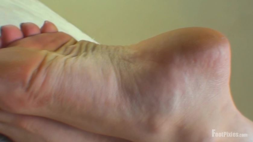 Cover 4 J E M Feet - HD/WMV