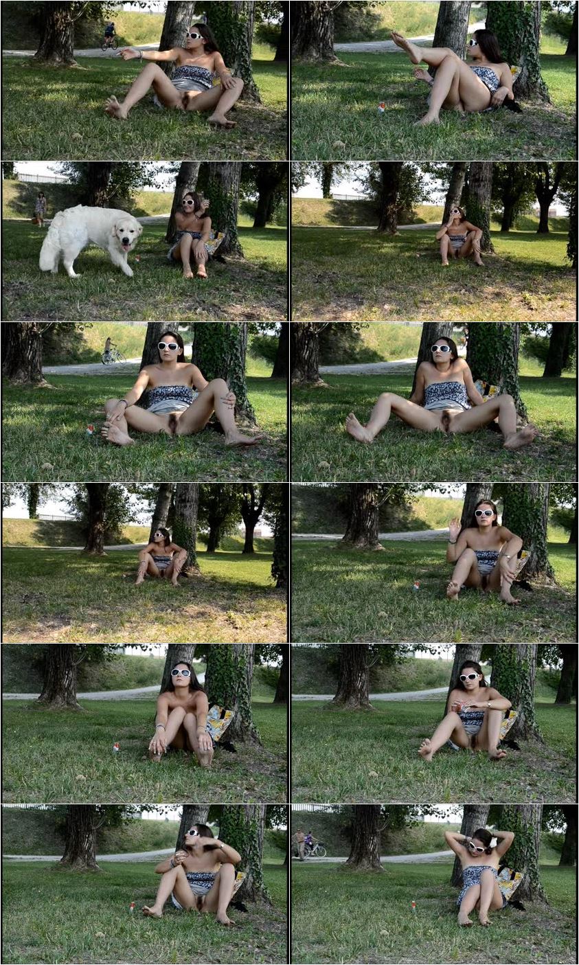 Screenlist CHAT NOIR: Barefoot Flash Encounters 1 - LQ/WMV