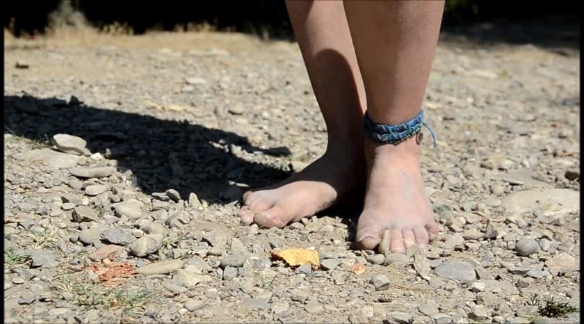 Cover 4 KEA: tits, gravel & bare feet - SD/WMV