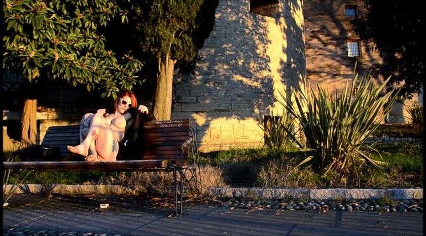 Cover 4 LIARED BF flashing at the castle 2 HD - SD/WMV