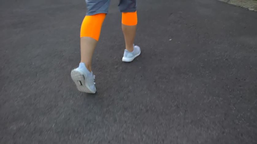 Cover 3 Her sockless feet - training in Adidas Ultra boost - Full HD/MP4