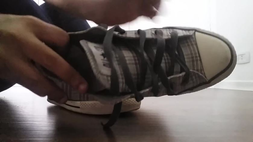 Cover 3 Lenora - Barefoot in Smelly Converse - Full HD/MP4