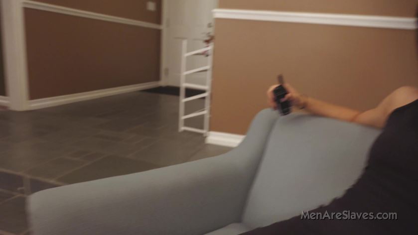 Cover 4 MenAreSlaves - Goddess Nikki Tries A New Pet, Part 1 - 4K Ultra HD/MP4