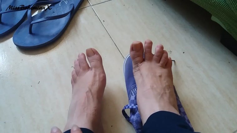 Cover Miss Bohemian - Too Sweaty Feet - Ankle Socks and Vans Sneakers - Foot Fetish - Full HD/MP4