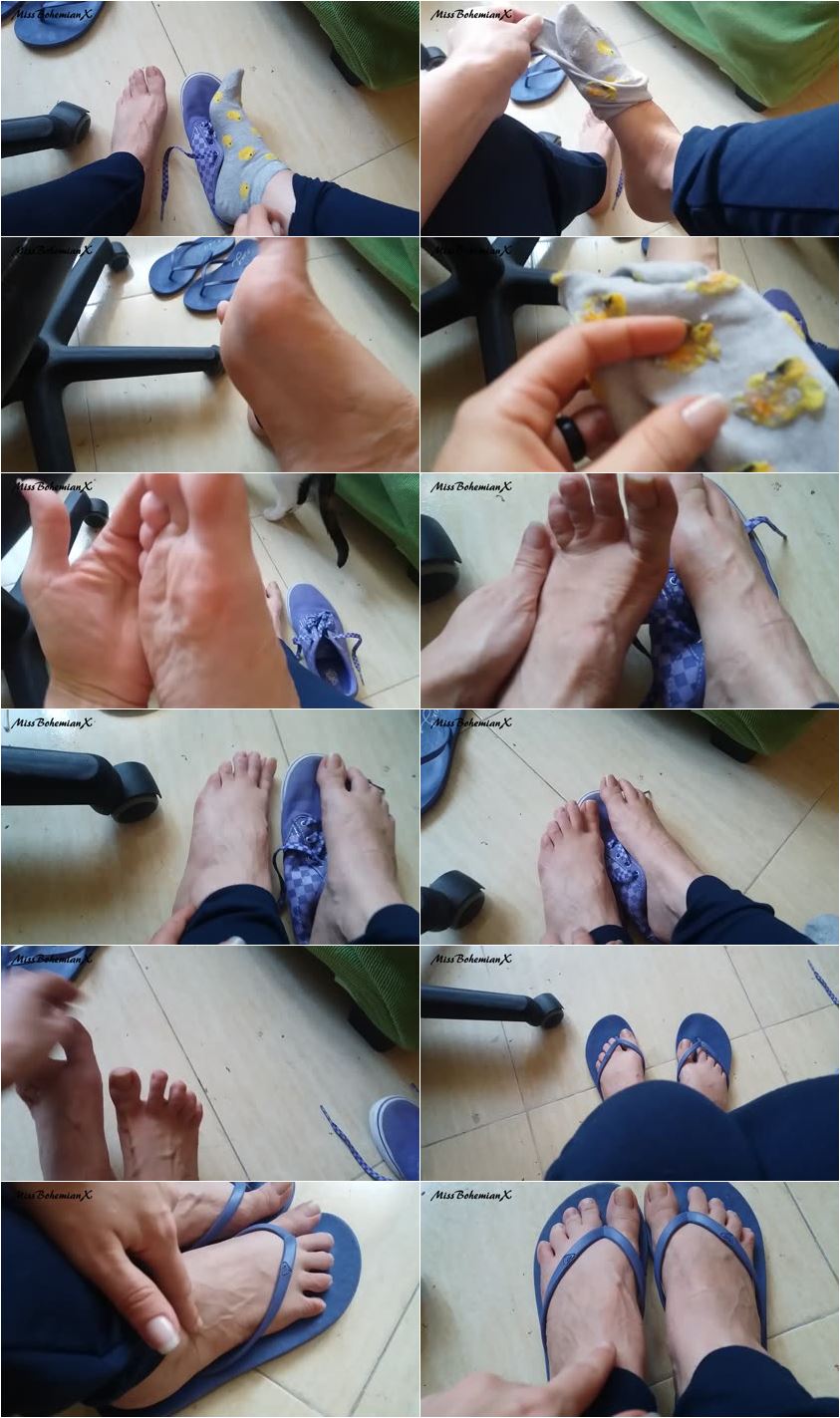 Screenlist Miss Bohemian - Too Sweaty Feet - Ankle Socks and Vans Sneakers - Foot Fetish - Full HD/MP4