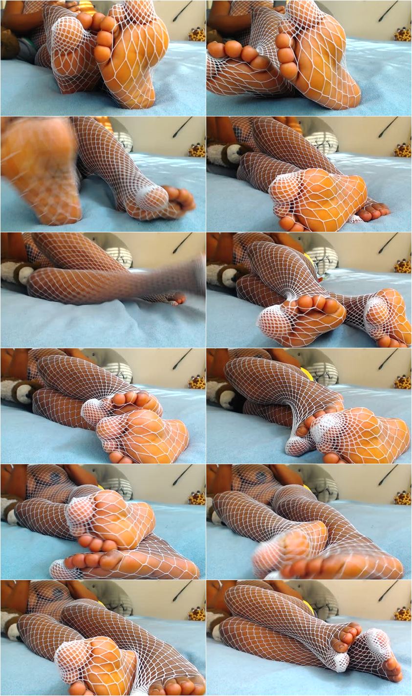 Screenlist Mizz Kleo - My Perfectly Idle Feet in White Fishnets - HD/MP4