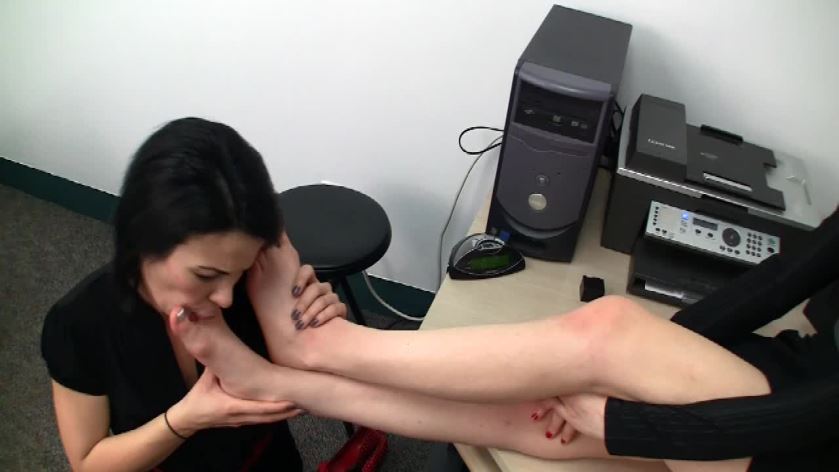 Cover 4 Primal's FOOTJOBS - Addie Needs Overtime Part - HD/WMV