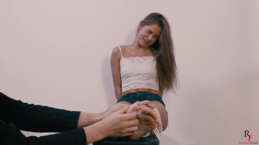 Cover 4 Russian Fetish - Tickling hell for Leya - One hour of tickle her sexy feet Part 1 - Full HD/MP4