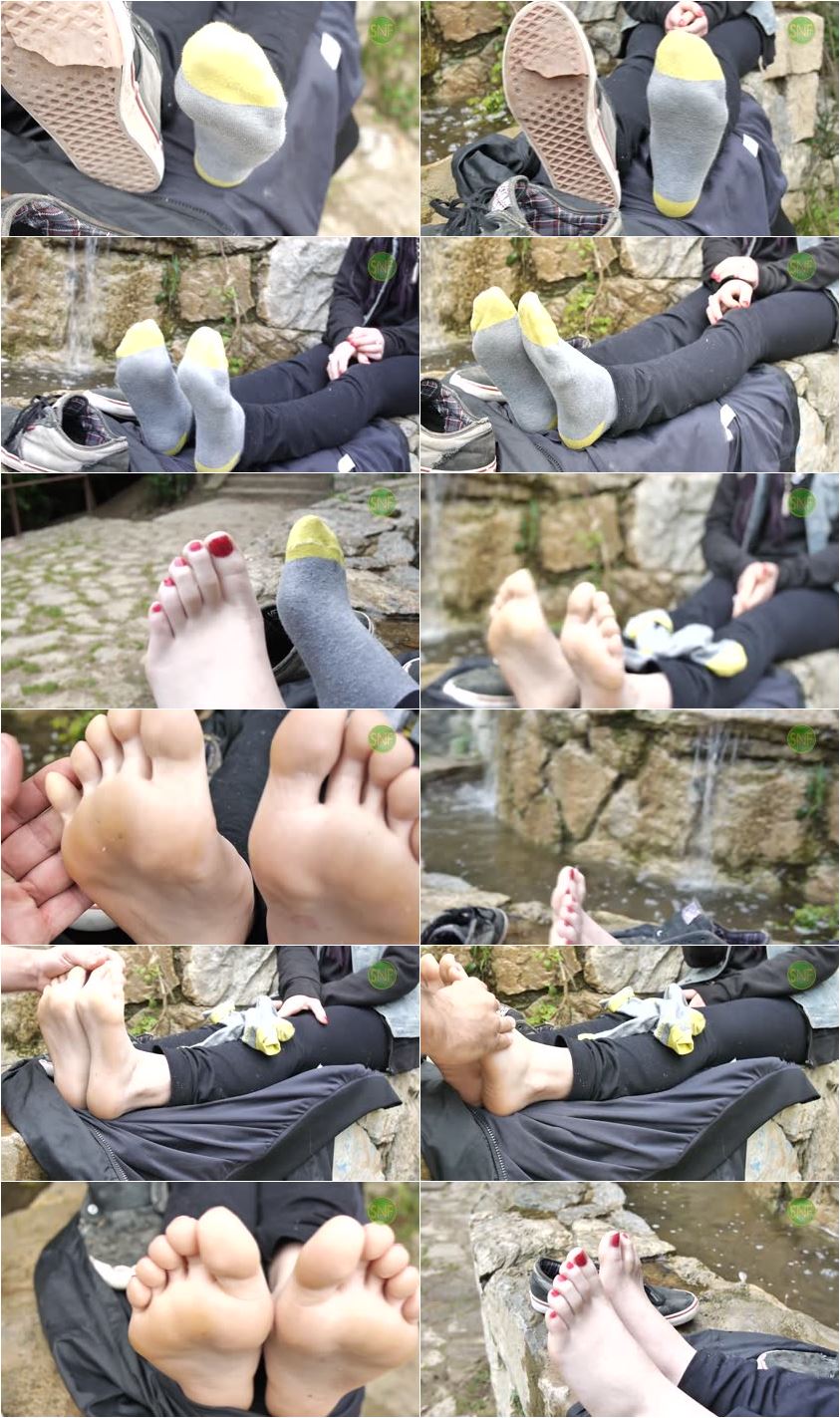 Smelly Natural Feet Pam S