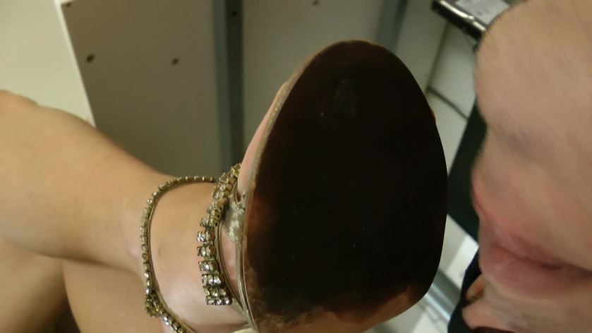 Cover 4 WorshipMyFeetAndShoes (HD) - HD/WMV