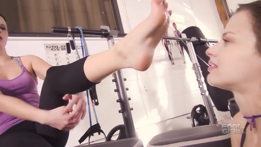 Cover 3 Bratty Foot Girls - Lela Beryl, Luna - Lela's Foot licking humiliation of Luna [720p] - HD/MP4