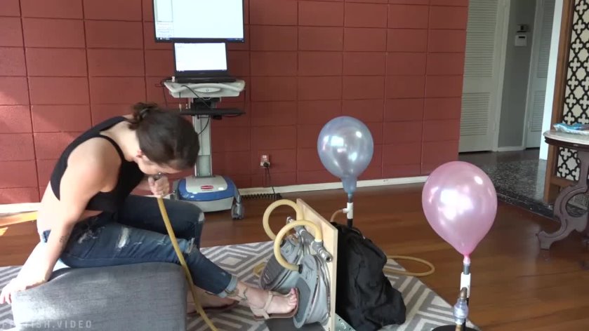 Cover 2 Aries Compares Lung Versus Leg Power to Blow Up Balloons (MP4 - 720p) - HD/MP4