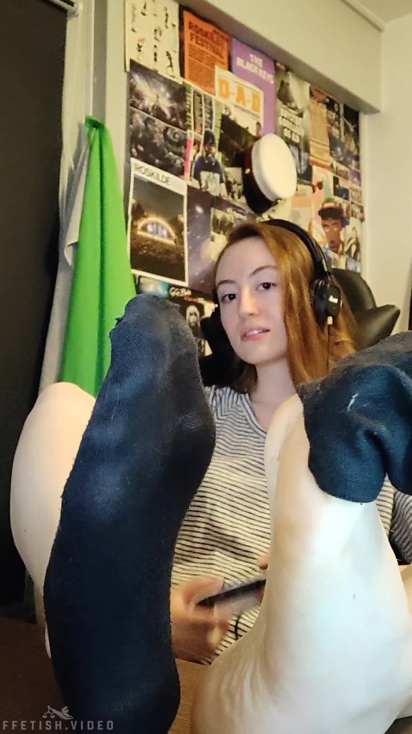 Gamer Girl ignores you while gaming and shows off her smelly black gym socks - Worldwide Models