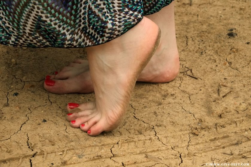 Cover 3 Barefoot brunette in a long skirt. Part 3 - Full HD/MP4