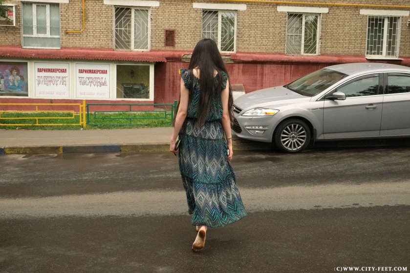 Cover 4 Barefoot brunette in a long skirt. Part 3 - Full HD/MP4