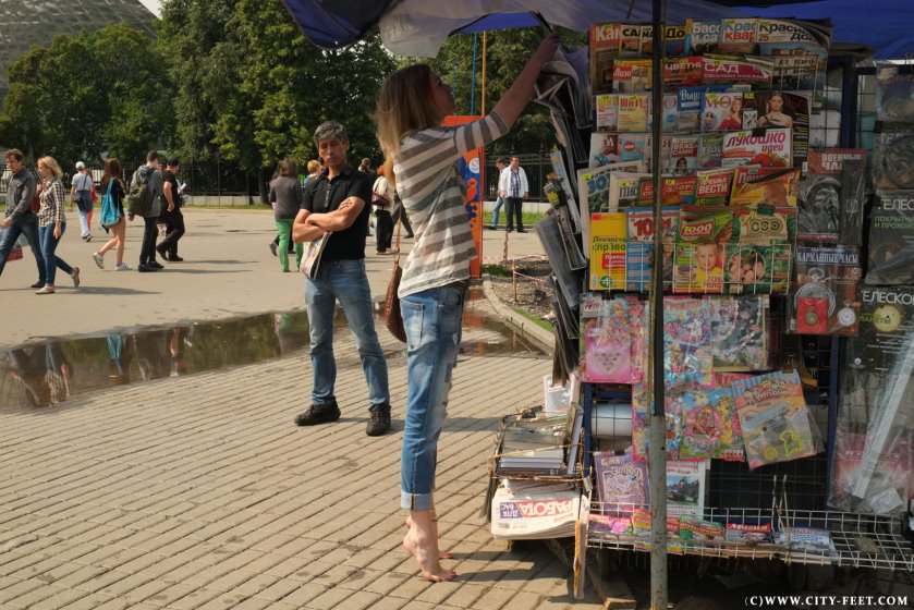 Cover A summer barefoot walk. Part 1 - Full HD/MP4