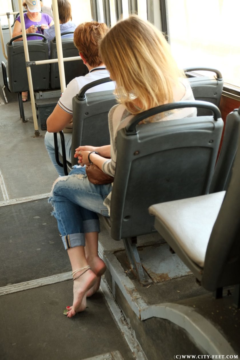 Cover A summer barefoot walk. Part 2 - Full HD/MP4