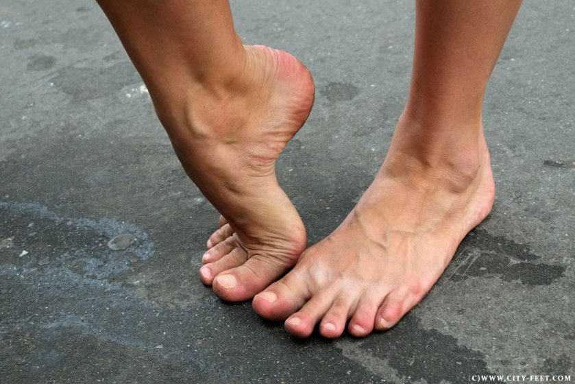 Cover 3 A joyful barefoot beauty. Part 3 - Full HD/MP4