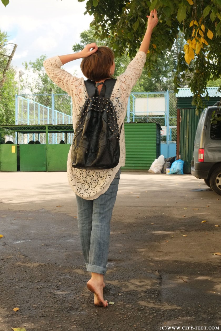 Cover 4 In the wet street. Part 1 - Full HD/MP4