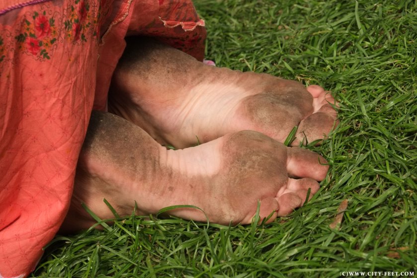 Cover 3 Beauty with tough soles. Part 2 - Full HD/MP4