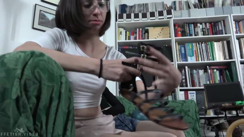 Cover 4 Nora Tests Shoes for Pedal Pumping (MP4 - 720p) - HD/MP4