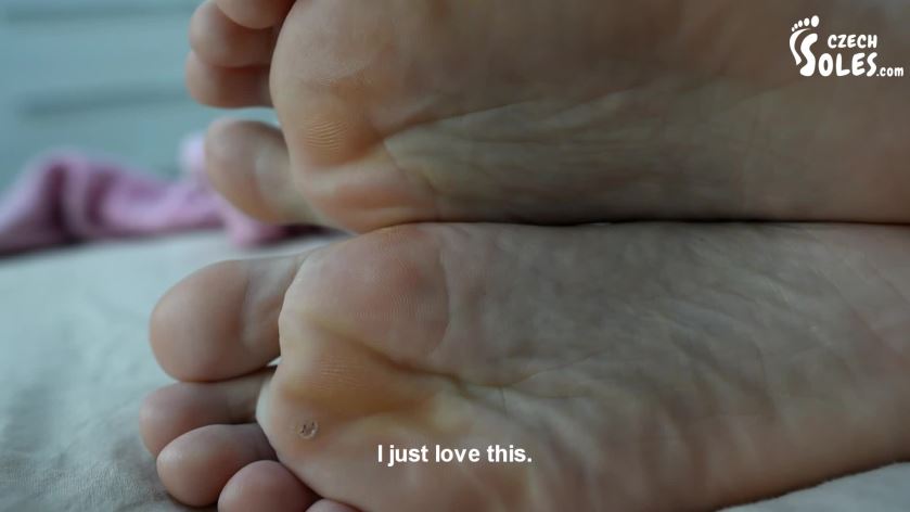 Cover 3 Czech Soles - Wendy's Cold Tiny Feet In Need Of Attention - Full HD/MP4