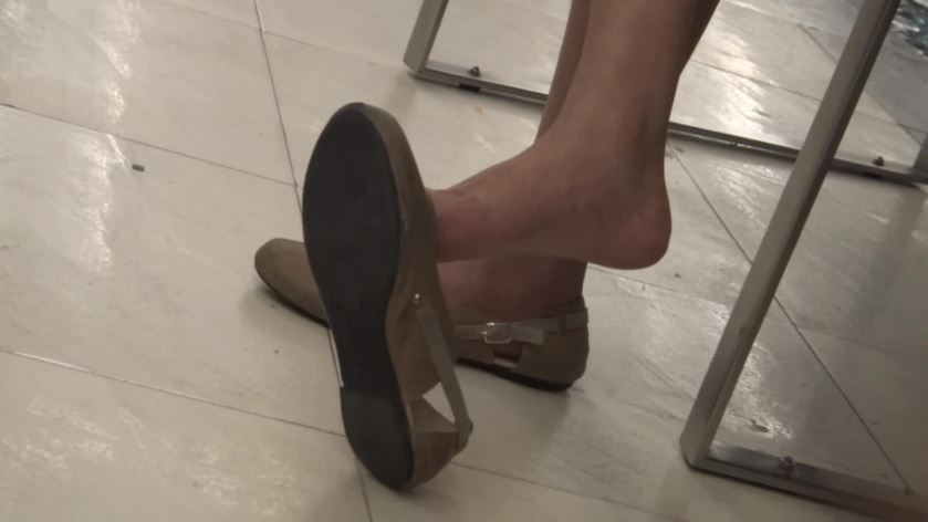 Cover 4 Thai Flat Foot Shoe Dangling - Full HD/WMV