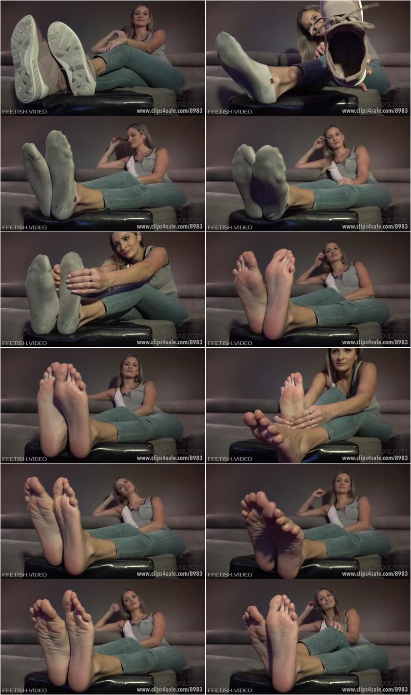 Screenlist Felicia's Daily Foot Show (Full HD 1080p Version) - Full HD/MP4
