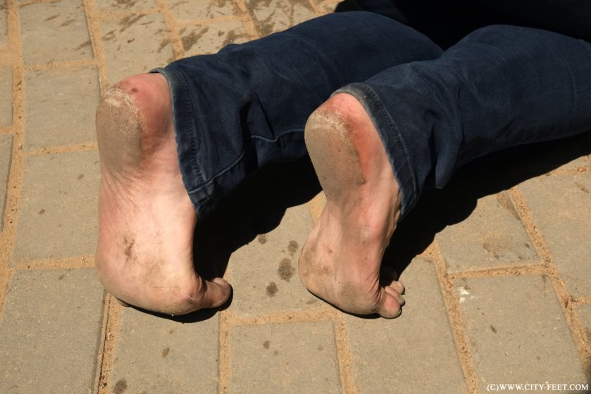 Cover Barefoot college girl. Part 4. - Full HD/MP4