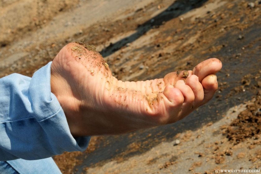 Cover 4 Graceful barefoot beauty. Part 1. - Full HD/MP4