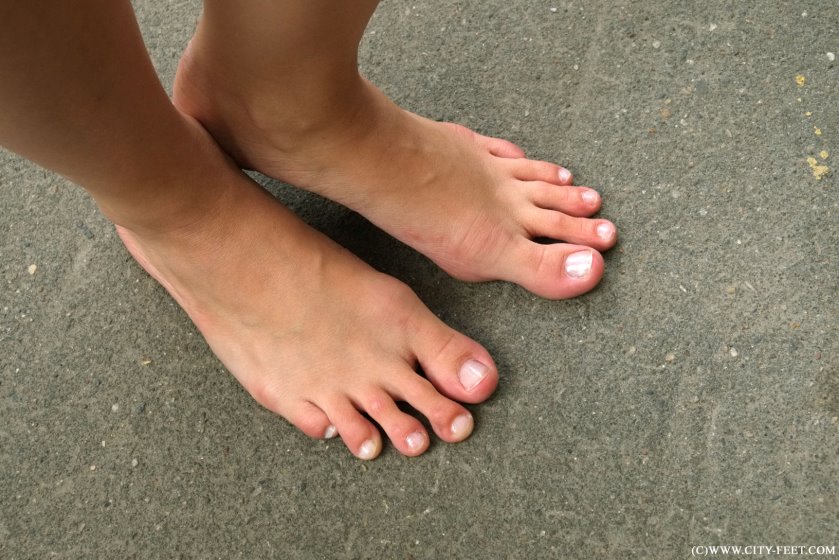 Cover A tiny barefoot girl. Part 1. - Full HD/MP4