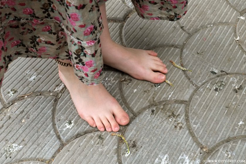 Cover 3 A shy girl in a long dress. Part 3. - Full HD/MP4