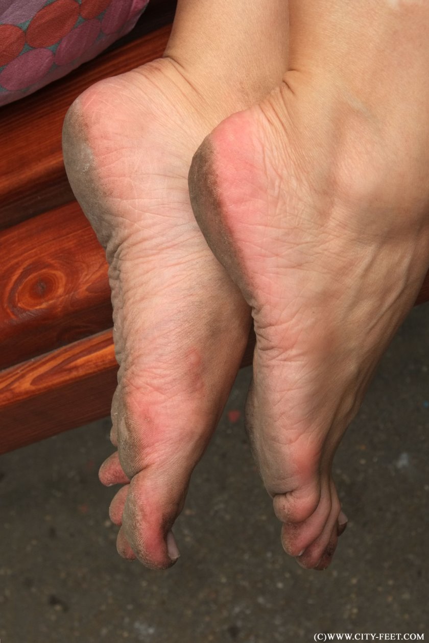 Cover 4 A tiny barefoot girl. Part 4. - Full HD/MP4