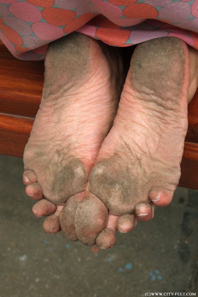 Cover A tiny barefoot girl. Part 4. - Full HD/MP4