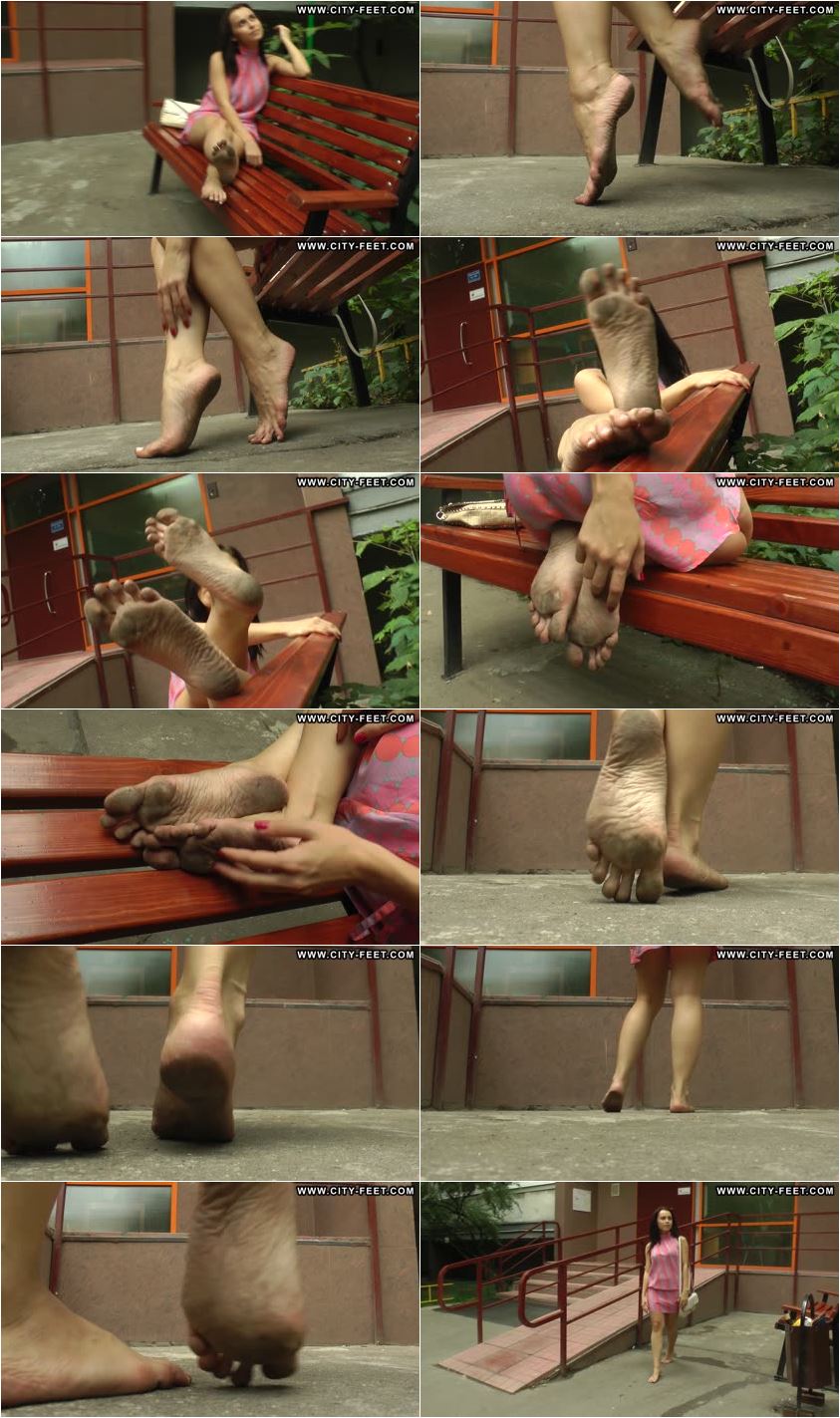 Screenlist A tiny barefoot girl. Part 4. - Full HD/MP4