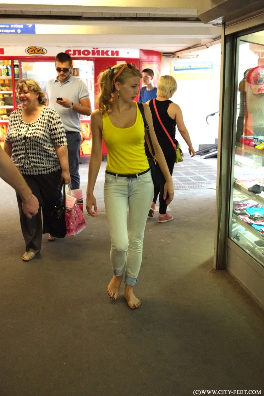 Cover 3 Barefoot girl-next-door. Part 3. - Full HD/MP4