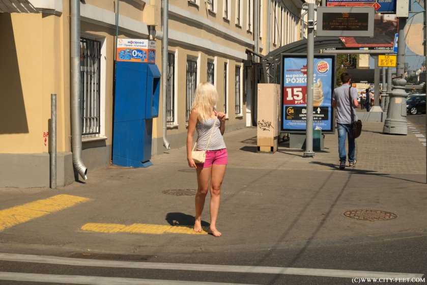 Cover 3 A barefoot blonde girl. Part 3. - Full HD/MP4