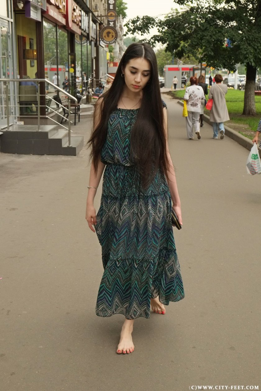 Cover 4 Barefoot brunette in a long skirt. Part 1. - Full HD/MP4