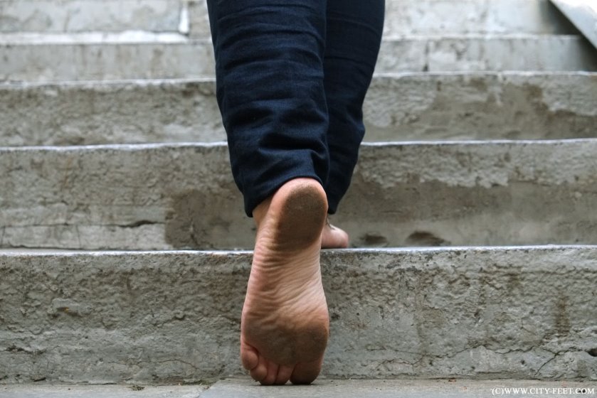 Cover A barefoot girl with her shod friend. Part 2 - Full HD/MP4