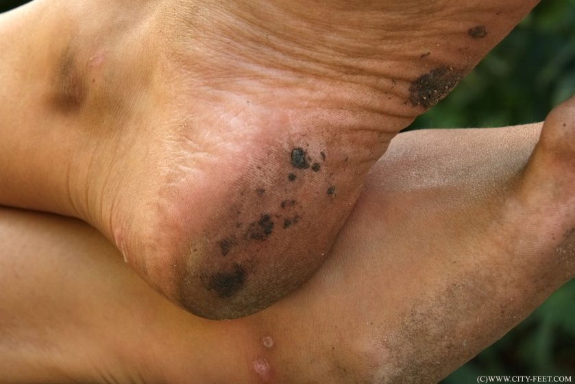 Cover 4 Slender girl in shorts. Part 4 - Full HD/MP4