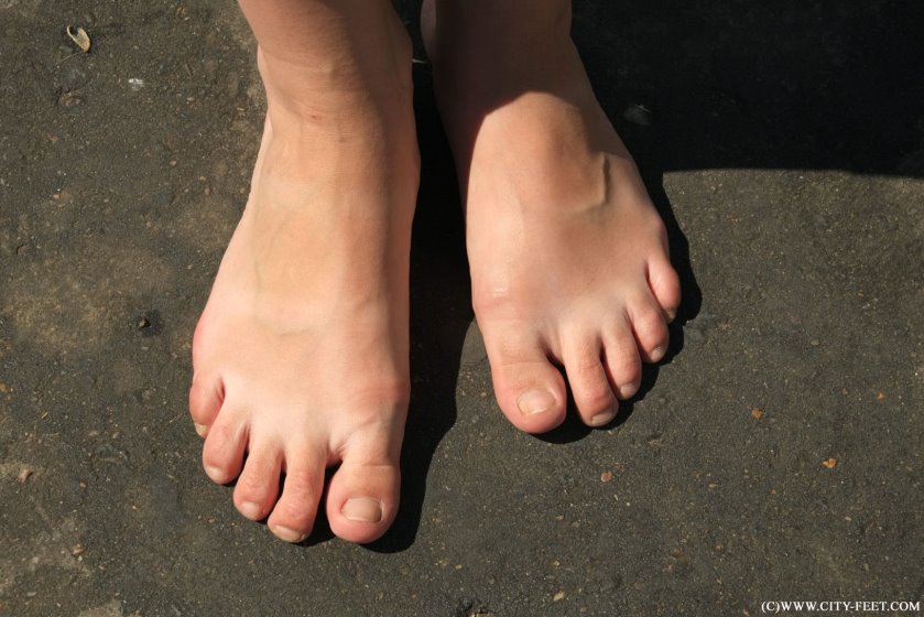 Cover 3 Barefoot beauty with her friend. Part 1 - Full HD/MP4