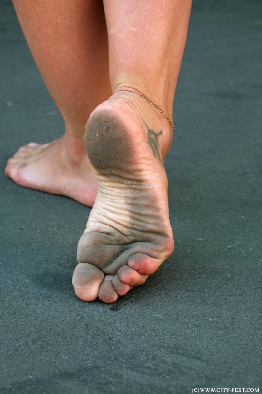 Cover 3 Flexible feet. Part 1 - Full HD/MP4