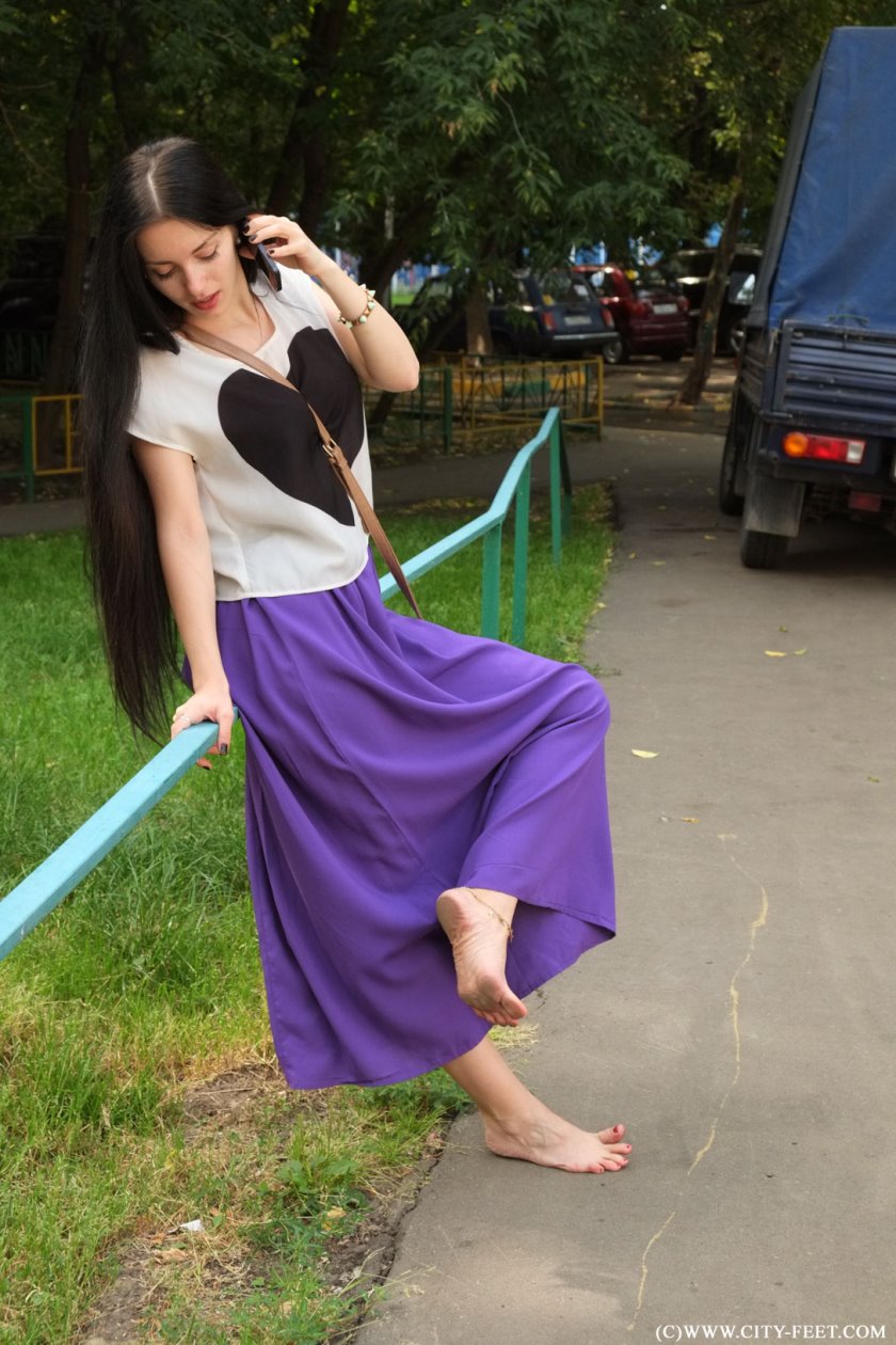 Cover 3 Barefoot tease. Part 1 - Full HD/MP4