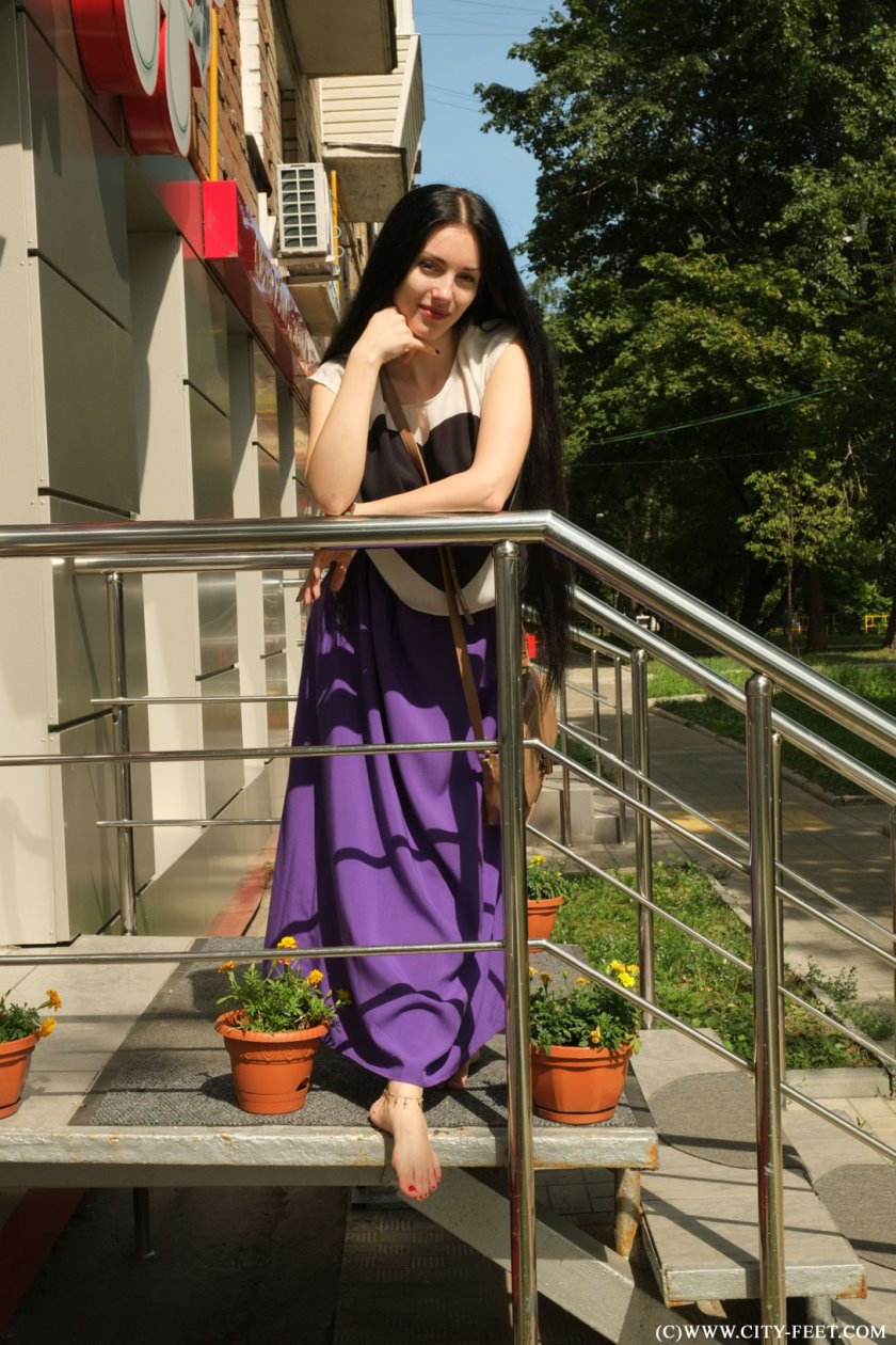 Cover 4 Barefoot tease. Part 1 - Full HD/MP4