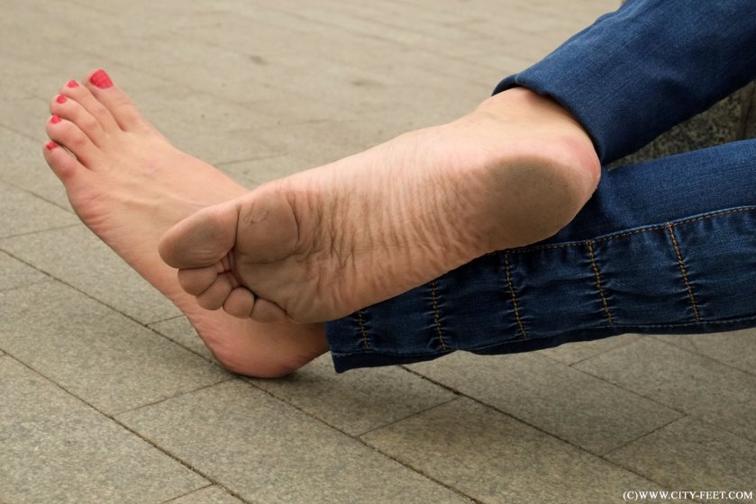 Cover 3 Summer barefoot stroll. Part 3 - Full HD/MP4