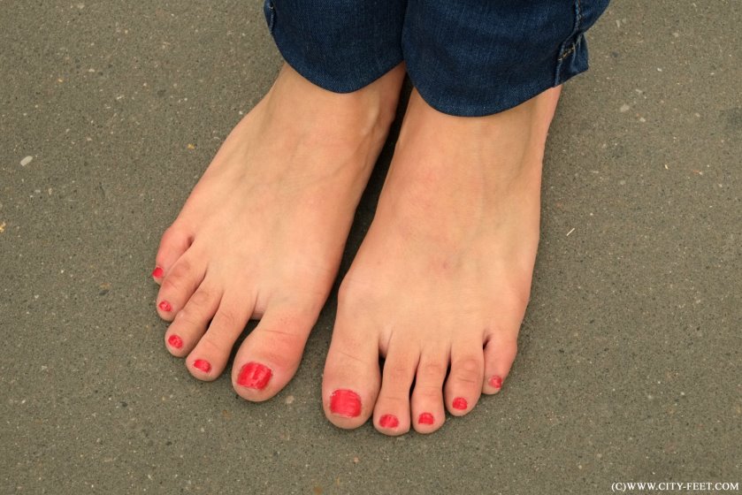 Cover Summer barefoot stroll. Part 3 - Full HD/MP4