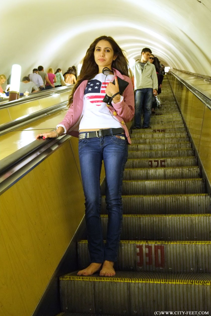 Cover 3 Summer barefoot stroll. Part 4 - Full HD/MP4