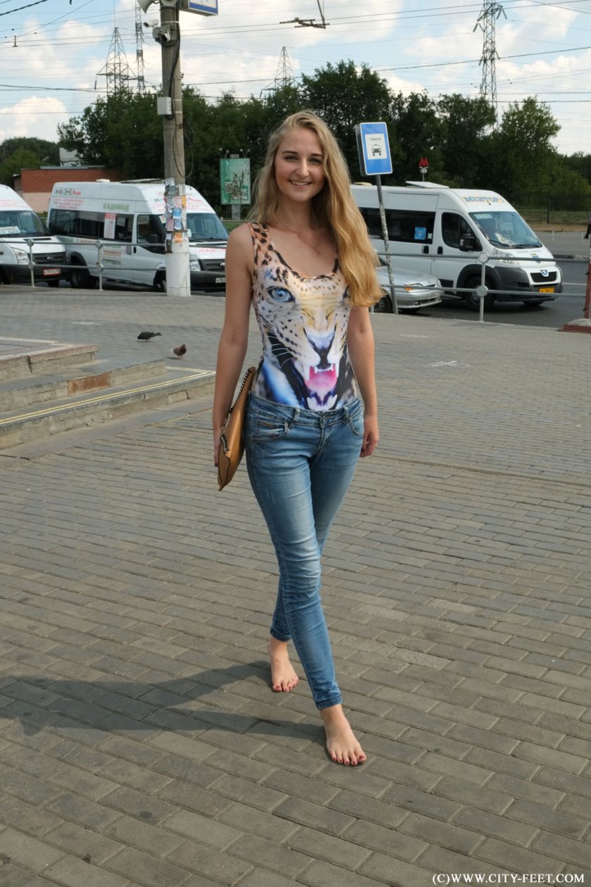 Cover A hot summer day. Part 1 - Full HD/MP4