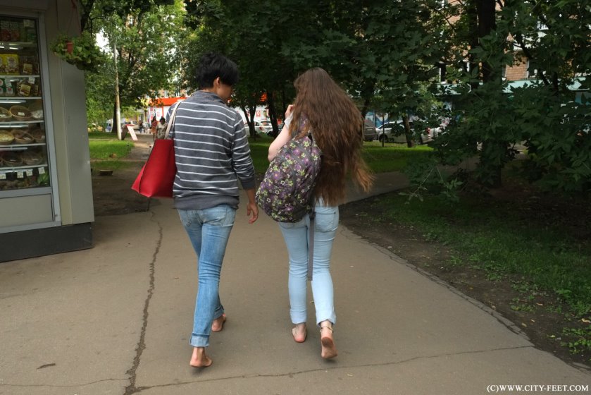 Cover Two barefoot friends. Part 2 - Full HD/MP4